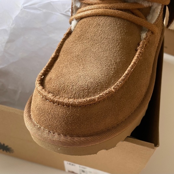 New in box. UGG Women’s Diara Boot Slipper Chestnut Size 5 - Picture 5 of 8